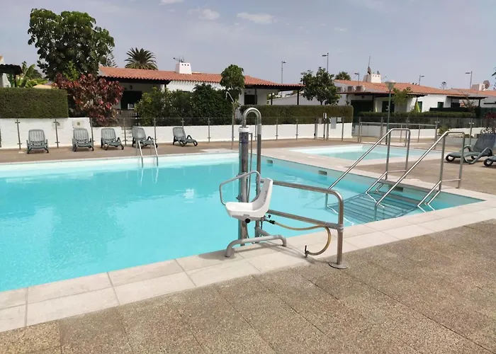 Private Bungalow A 200 Meters To Yumbo Center