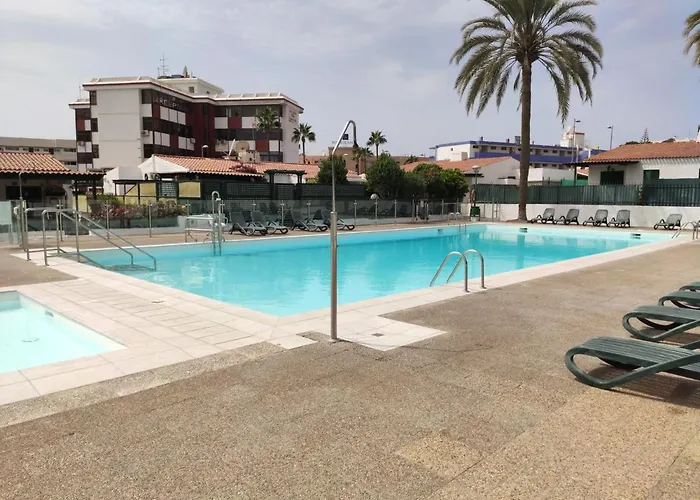 Private Bungalow A 200 Meters To Yumbo Center